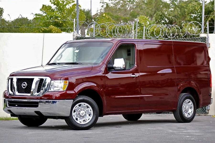  Nissan NV2500 HD 2012 года  (фото 7 из 38)